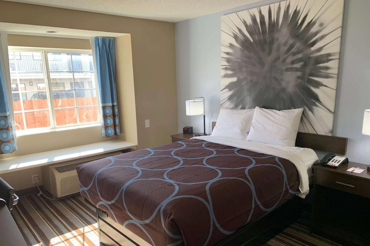 Super 8 By Wyndham Joliet Hotel Kültér fotó